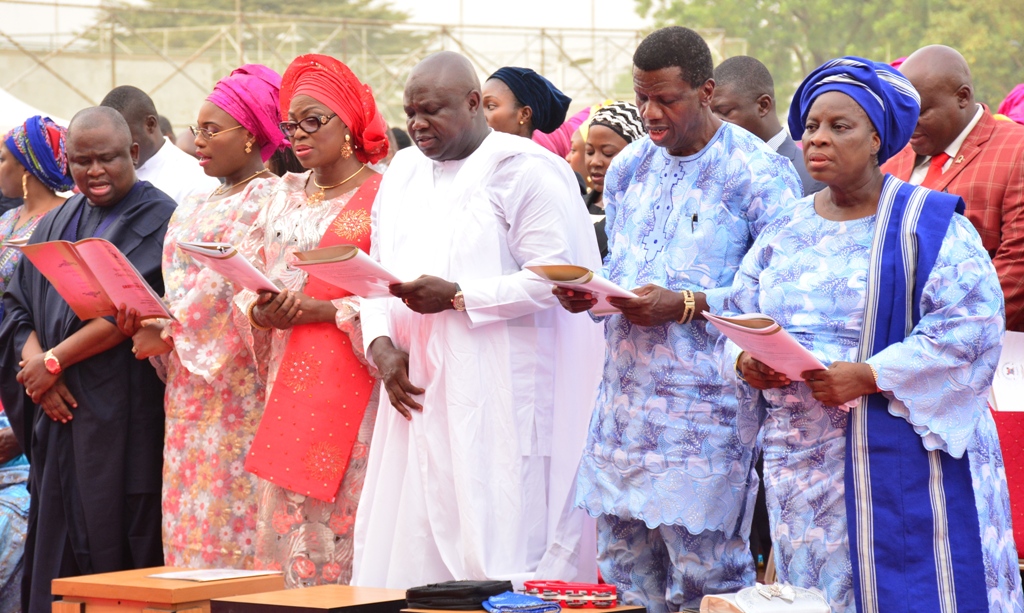 Photo of GOV. AMBODE, FIRST LADY, PASTOR ADEBOYE AT Y2017 ANNUAL THANKSGIVING SERVICE AT LAGOS HOUSE, IKEJA