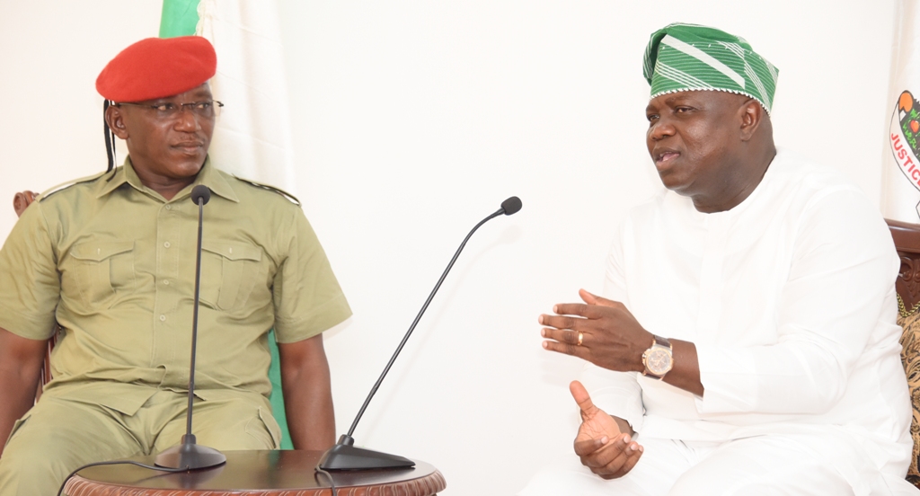 Photo of GOV. AMBODE RECEIVES MINISTER OF YOUTH AND SPORT, SOLOMON DALUNG AT LAGOS HOUSE, IKEJA