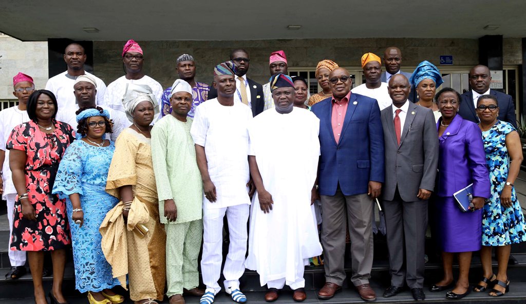 Photo of GOV. AMBODE MEETS WITH EXECUTIVES OF LAGOS STATE COUNCIL OF TRADESMEN AND ARTISANS AT LAGOS HOUSE, IKEJA
