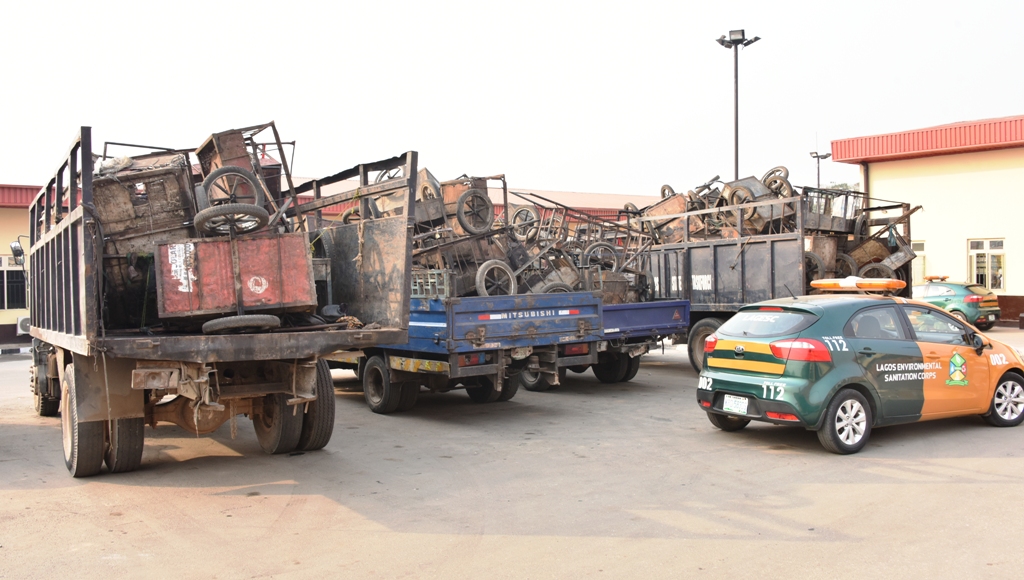 Photo of LAGOS ARRESTS CART PUSHERS, RESIDENTS FOR DUMPING WASTE ON ROAD MEDIANS, CANALS