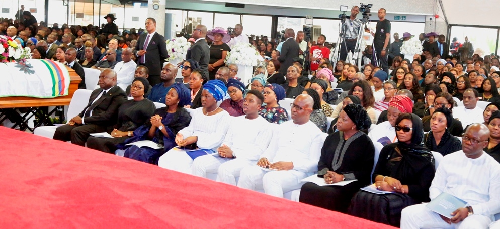 Photo of GOV. AMBODE, HIS WIFE, BOLANLE ATTEND DEJI TINUBU’S FUNERAL SERVICE AT RCCG CITY OF DAVID, VICTORIA ISLAND, LAGOS