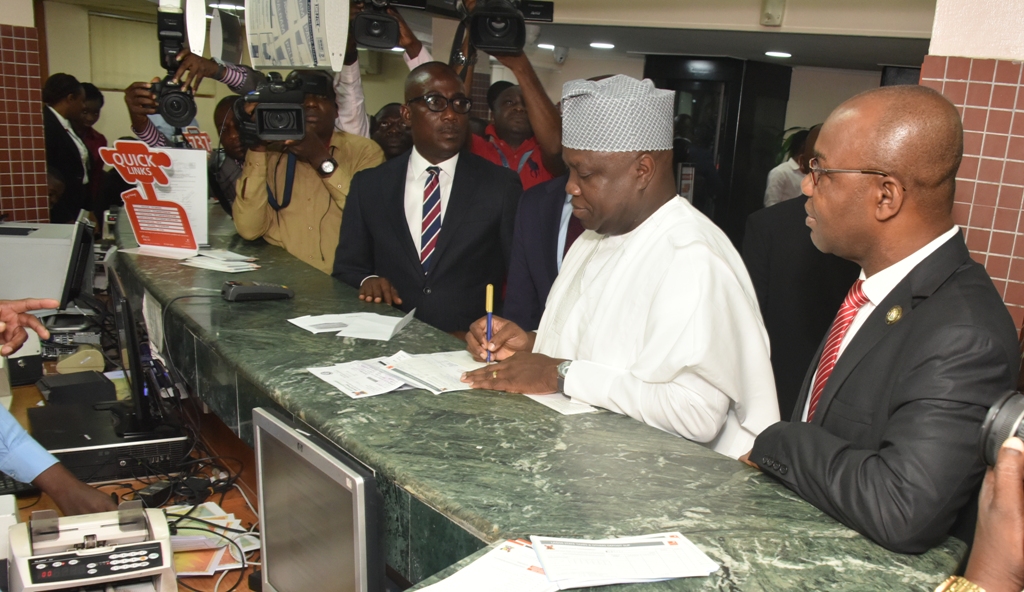 Photo of GOV. AMBODE PAYS HIS LAND USE CHARGE AT GUARANTY TRUST BANK, OPEBI BRANCH, IKEJA