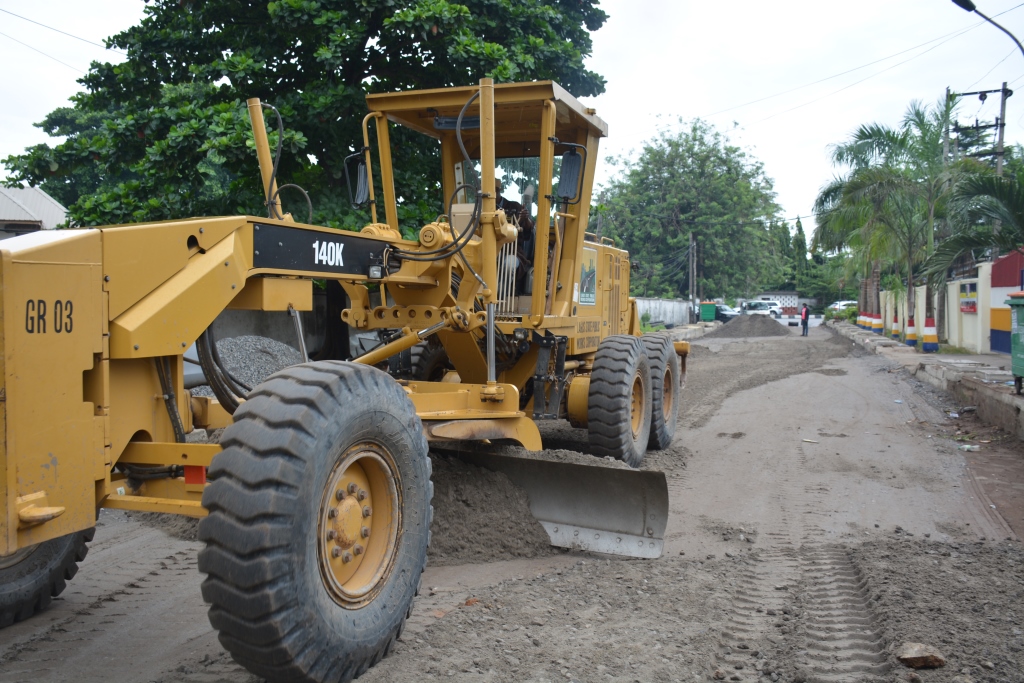 Photo of ONGOING CONSTRUCTION OF OJOMU/RUXTON ROAD, ETI -OSA BY LAGOS STATE PUBLIC WORKS CORPORATION