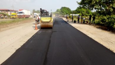 Photo of REPAIR WORKS CARRIED OUT BY LSPWC ON LAGOS BADAGRY EXPRESSWAY BY FEDERAL GOVT COLLEGE (LAGOS BOUND)