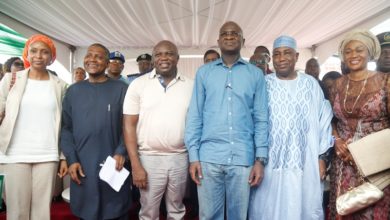 Photo of GOV AMBODE, BABATUNDE FASHOLA & ALIKO DANGOTE AT THE FLAG OFF CEREMONY FOR THE RECONSTRUCTION OF APAPA-OWORONSHOKI-OJOTA EXPRESSWAY IN APAPA, ON SATURDAY, NOVEMBER 17, 2018.