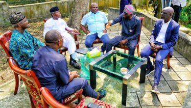 Photo of GOVERNOR AMBODE WITH VP OSINBAJO, FORMER GOVERNOR FASHOLA AND TWO FORMER COMMISSIONERS, BANIRE & IPAYE AT A STRATEGY SESSION FOR A BETTER LAGOS