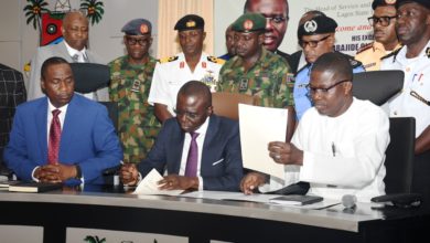 Photo of GOV SANWO-OLU MEETS SECURITY CHIEFS, SIGNS FIRST EXECUTIVE ORDER ON ENFORCEMENT OF TRAFFIC AND SANITATION MATTERS AT LAGOS HOUSE, ALAUSA, IKEJA ON THURSDAY, MAY 30, 2019