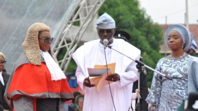Photo of MR. BABAJIDE OLUSOLA SANWO-OLU TAKES THE OATH OF OFFICE AS HE IS SWORN IN AS THE 6TH CIVILIAN GOVERNOR OF THE CENTER OF EXCELLENCE, LAGOS STATE