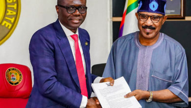 Photo of LAGOS, FEDERAL GOVT SIGN AGREEMENT TO END WATERWAYS DISPUTE